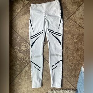 ALO Yoga White Leggings with Black Accents